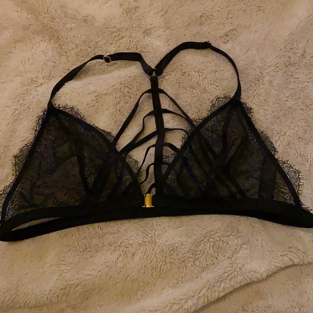 VS lace unlined strappy bralette